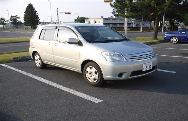 2003 Toyota Raum