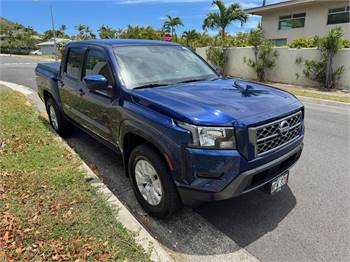 2014 Nissan Frontier SV Crew Cab with Bed liner and cover