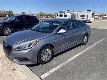 2016 Hyundai Sonata Hybrid SE $11,999 OBO