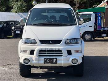 2004 Mitsubishi Delica Spacegear