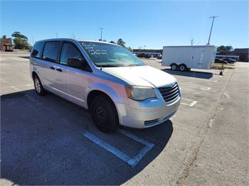 2008 Chrysler Town and Country minivan