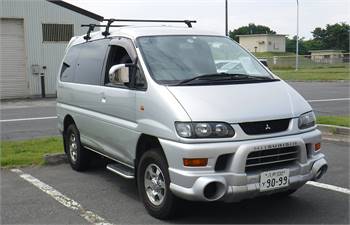 2003 Mitsubishi Delica