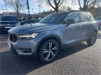 2022 Volvo XC40 T5 R-Design AWD