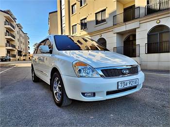 2010 KIA CARNIVAL M/T