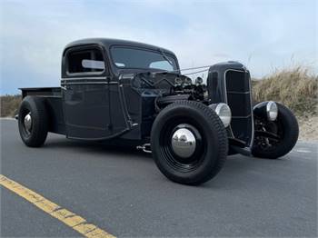 1935 Ford Pickup Custom 