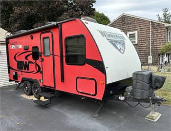 2017 Winnebago Micro Minnie Camper Trailer 